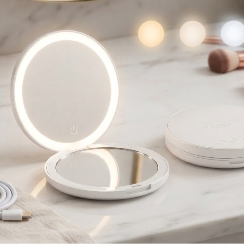 BNIB Portable LED Lighted Compact Mirror - White - Picture 1 of 1